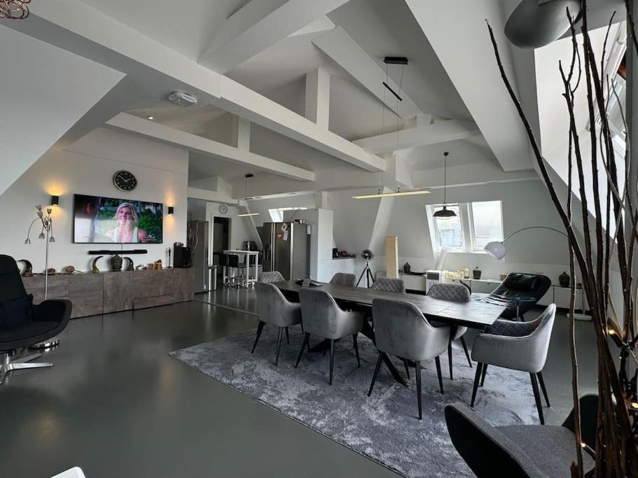 6 Zimmer Maisonette-Penthouse Pool Dachterrasse Luxus Mnichov Exteriér fotografie