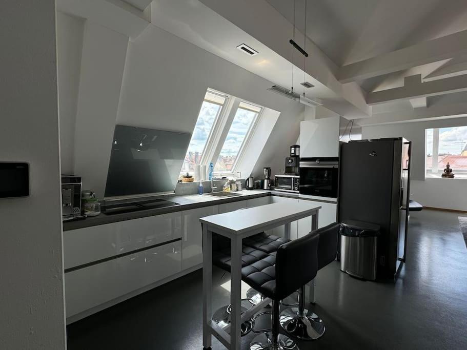 6 Zimmer Maisonette-Penthouse Pool Dachterrasse Luxus Mnichov Exteriér fotografie